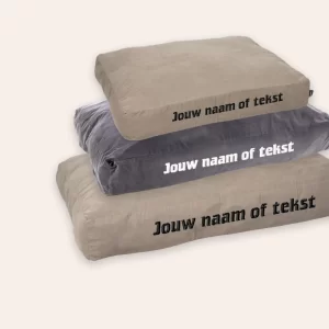 hondenkussens met geborduurde naam